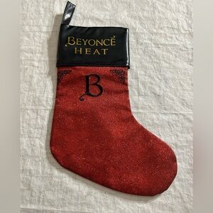 MACYS BEYONCÉ HEAT GLITTER RED WITH BLACK VINYL METALLIC GOLD LETTERS CHRISTMAS